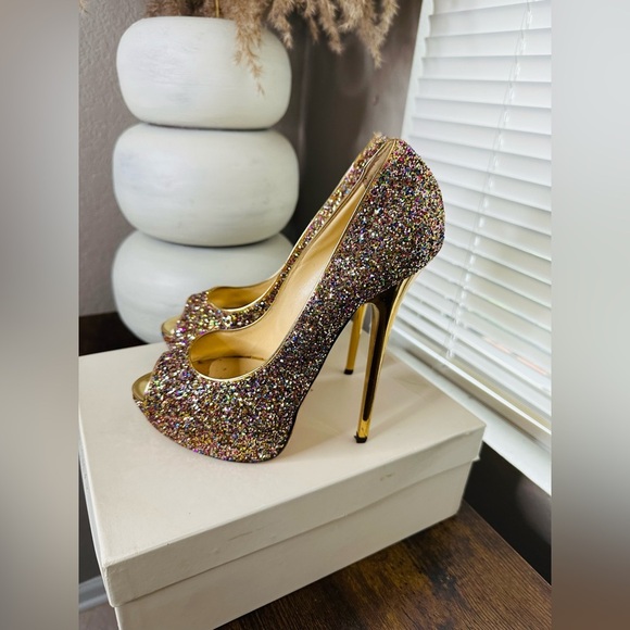 Jimmy Choo Glitter Heels. Size 40 - Picture 4 of 6